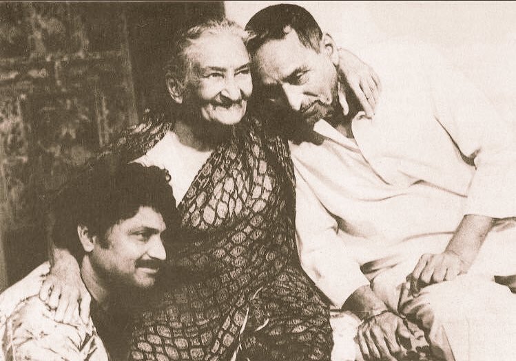 Vikram Gokhale with his Grandmother Kamlabaai and father Chandrakant Gokhale