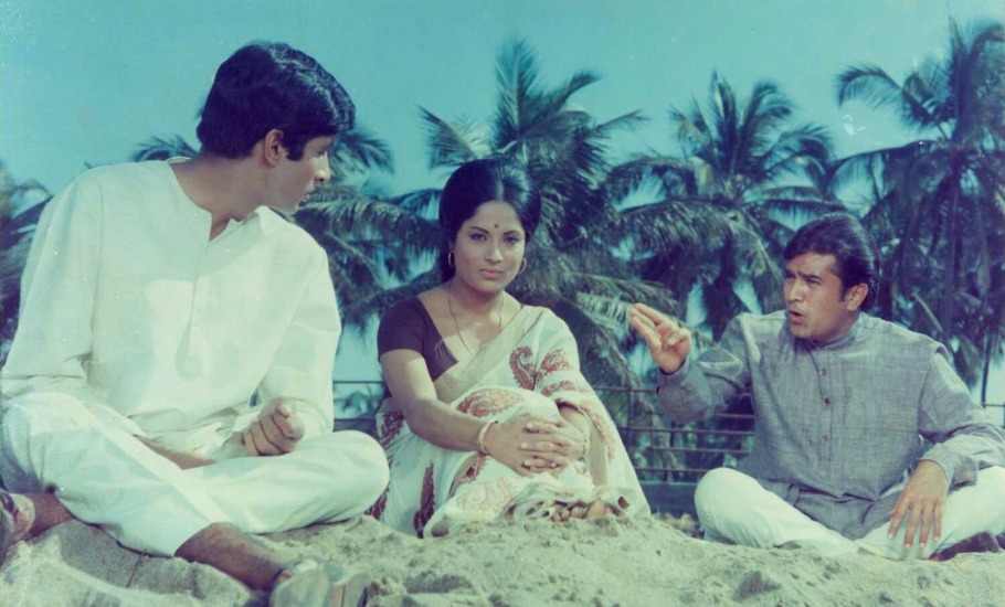Amitabh Bachchan, Sumita Sanyal and Rajesh Khanna in Anand
