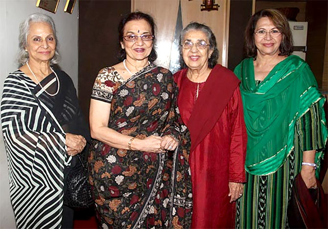 Waheeda Rehman, Asha Parekh, Shammi and Helen 